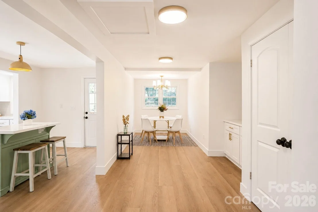 Photo of 811 Markham Road