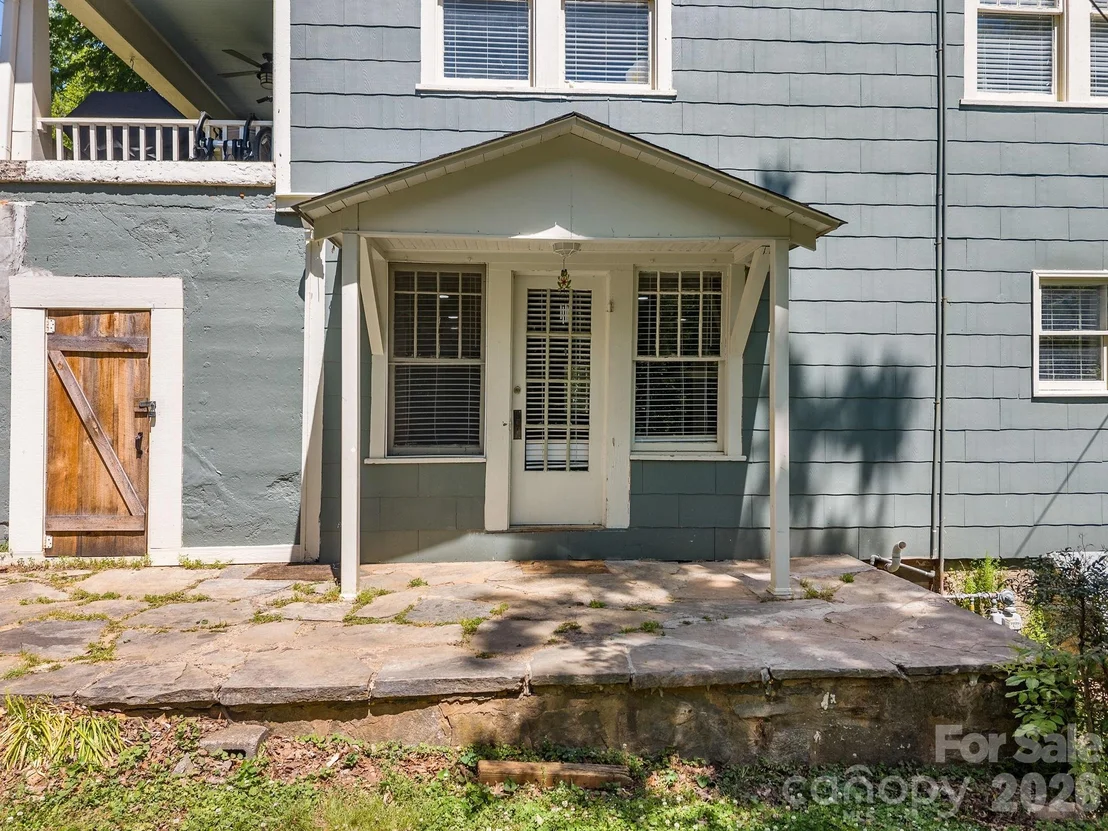 Photo of 110 Grady Avenue