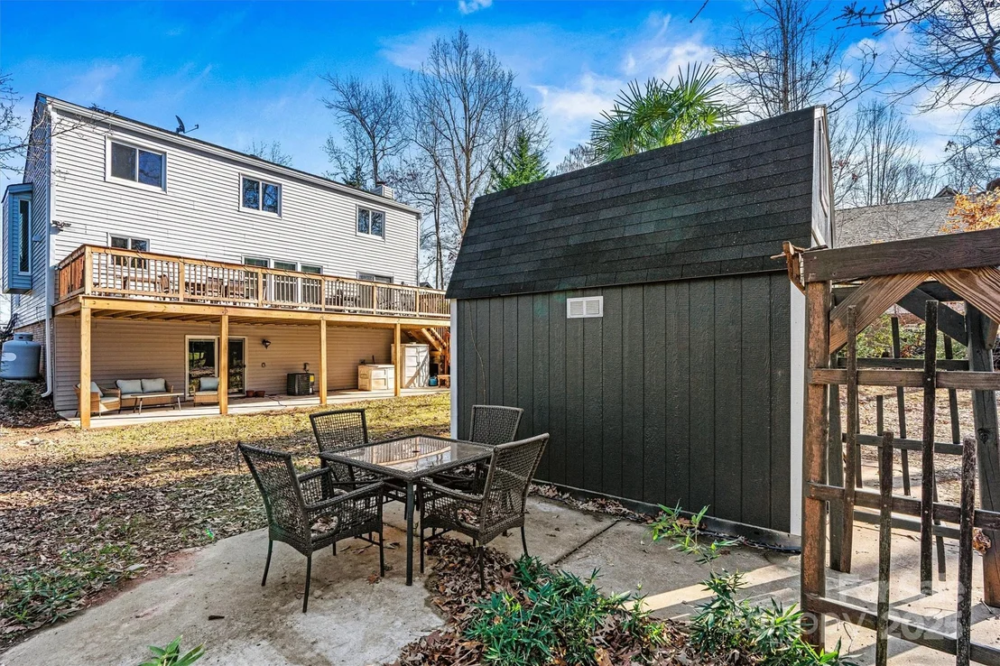 Photo of 3995 Burton Lane