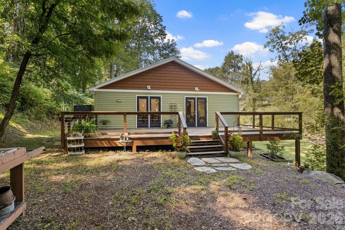 Photo of 400 Laurel Drive