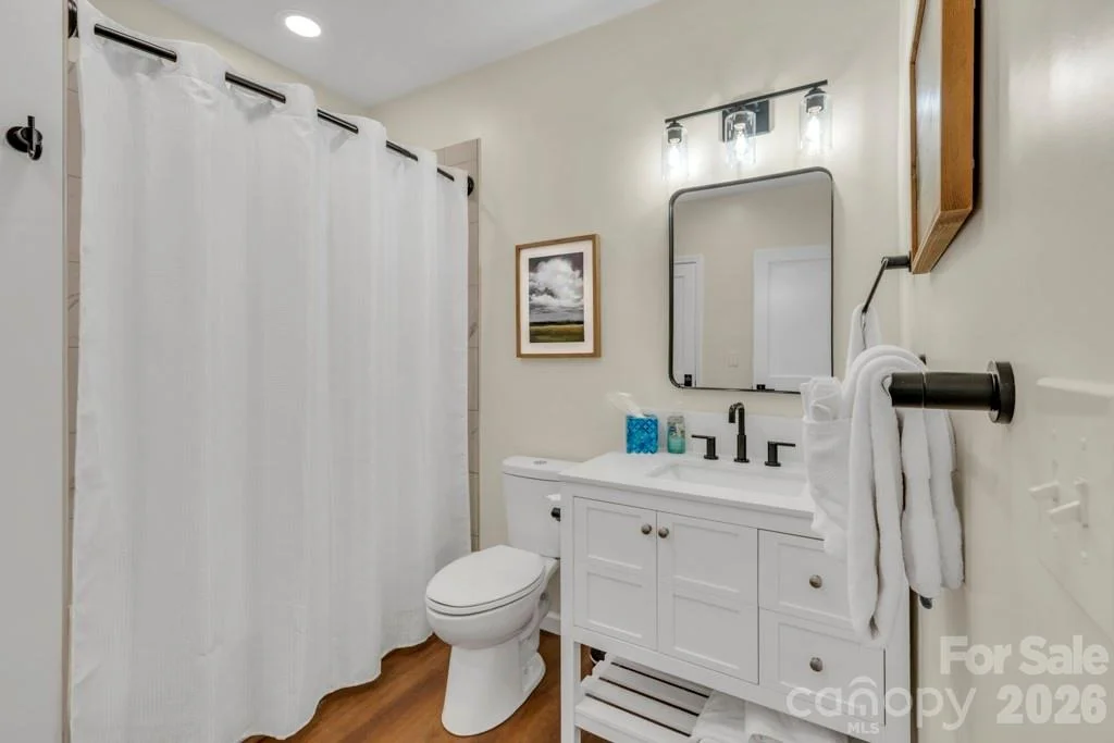 Photo of 784 Alpine Drive