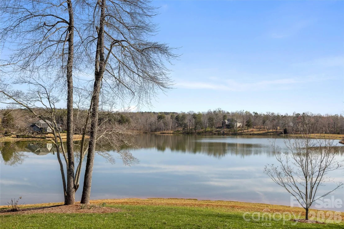 Photo of 490 Mapleton Lane