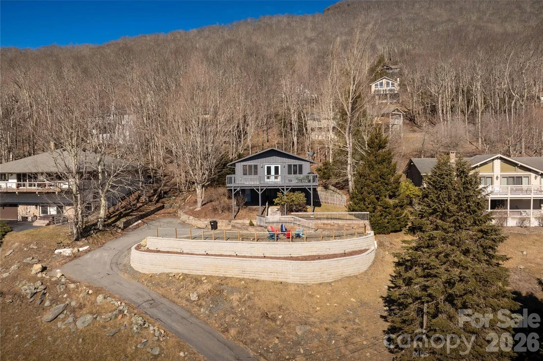Photo of 1628 Skyland Drive