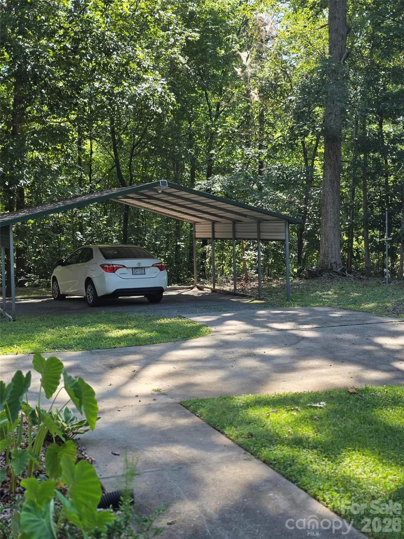 Photo of 1190 Landsdowne Drive