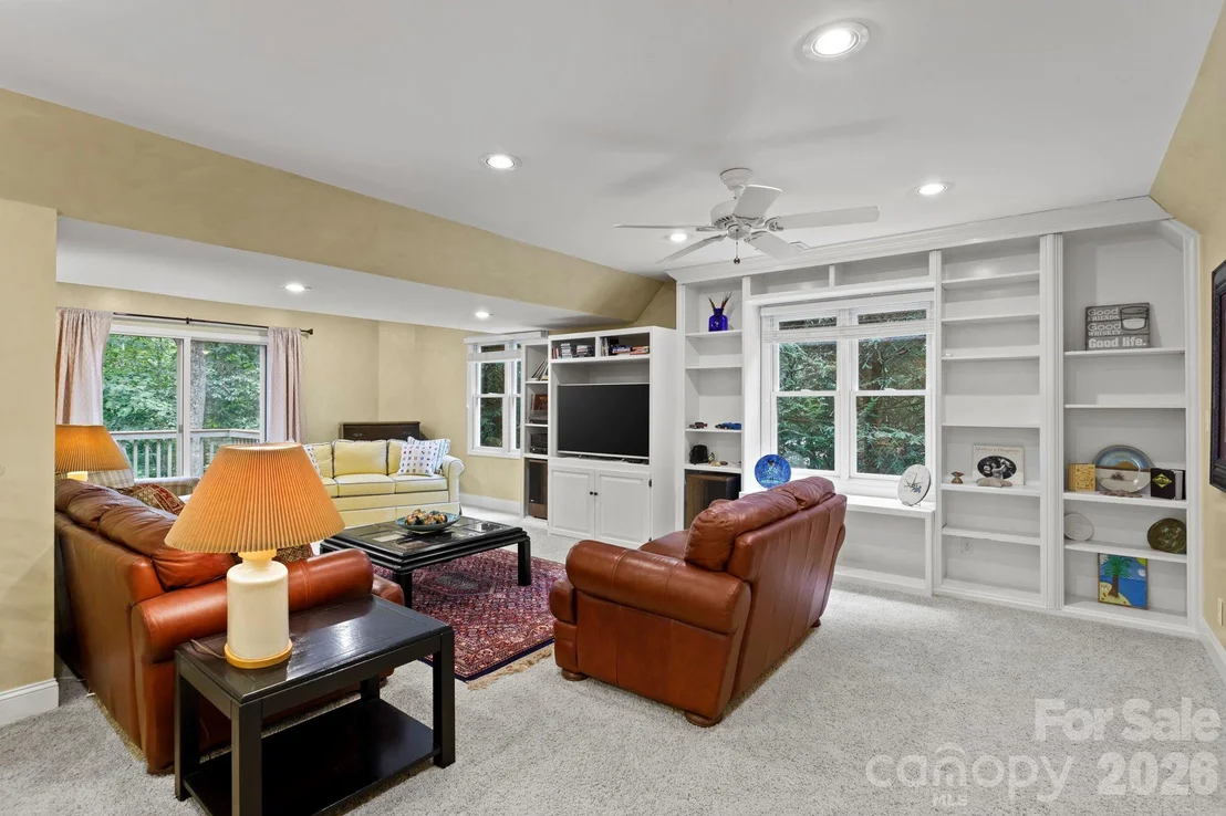 Photo of 324 Kenmure Drive