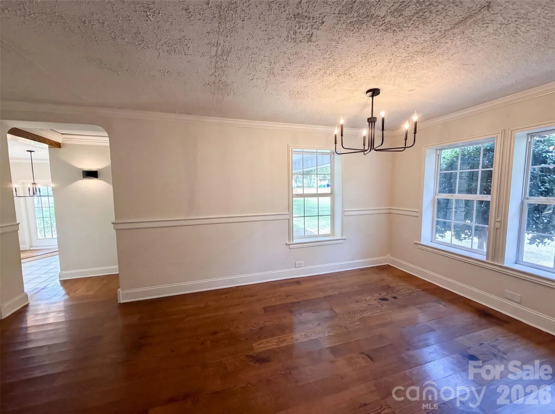 Photo of 1077 Allendale Circle