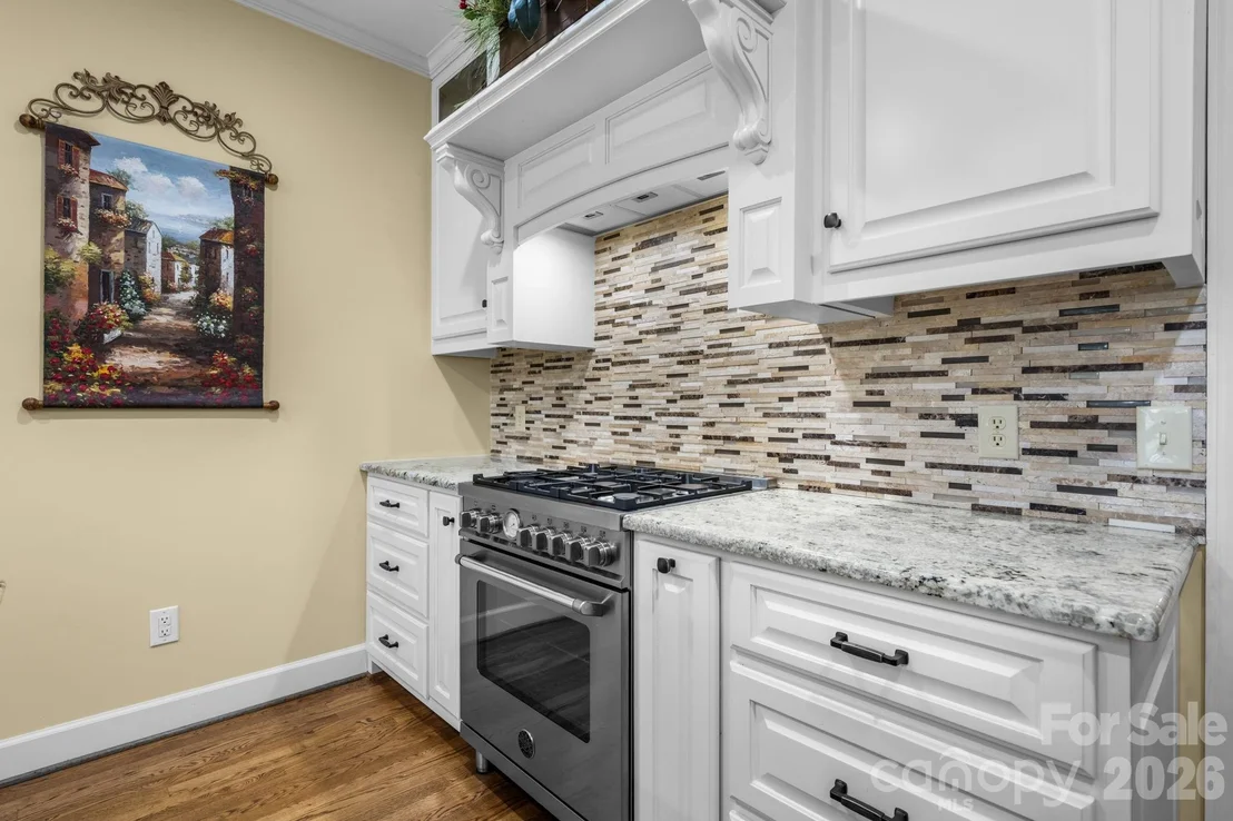 Photo of 3740 Pinecrest Drive NE