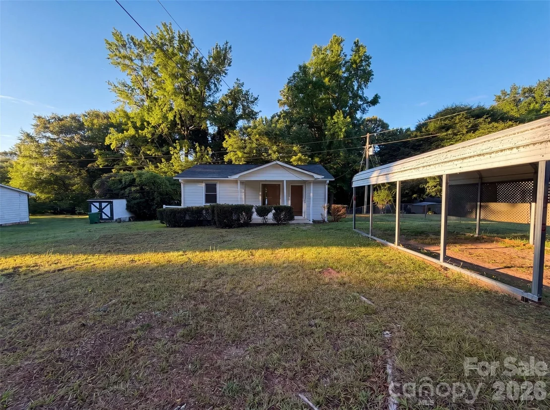 Photo of 1413 Westside Drive