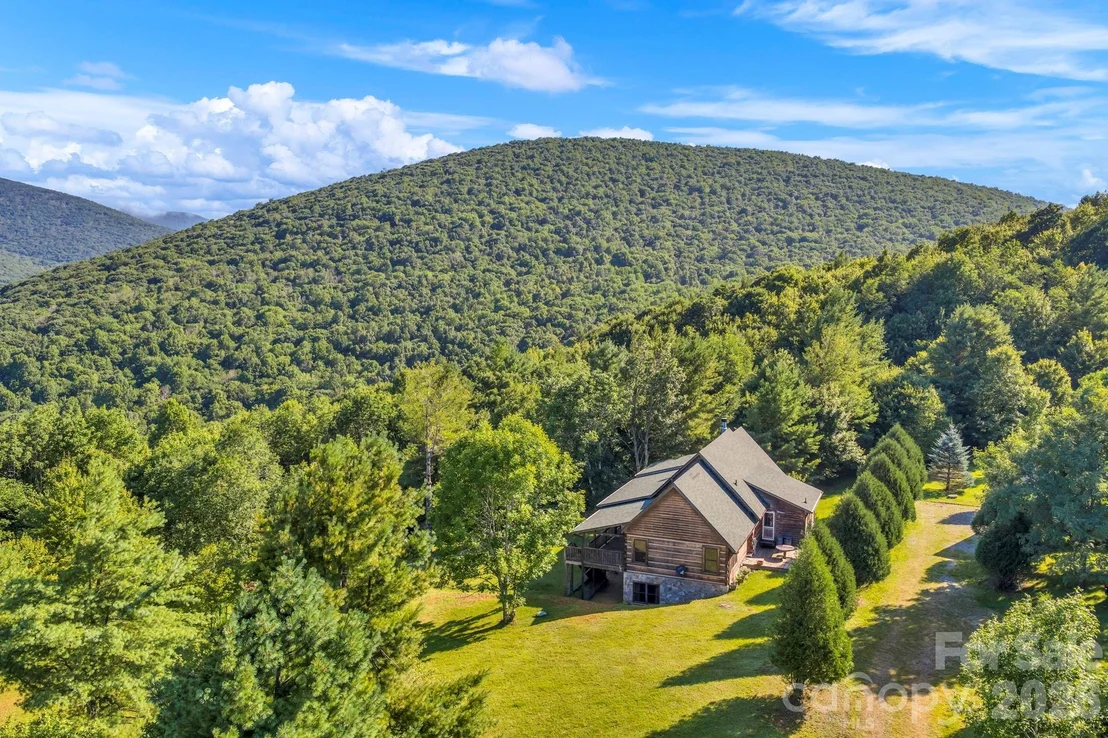 Photo of 525 Schoolhouse Ridge