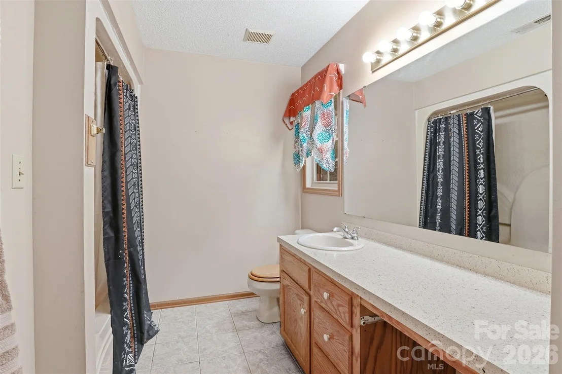 Photo of 1739 Westbrook Road