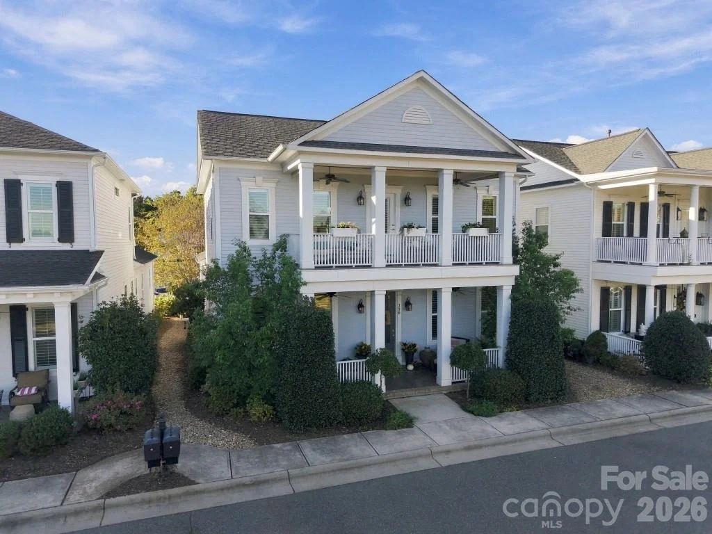 Photo of 720 Loretto Lane