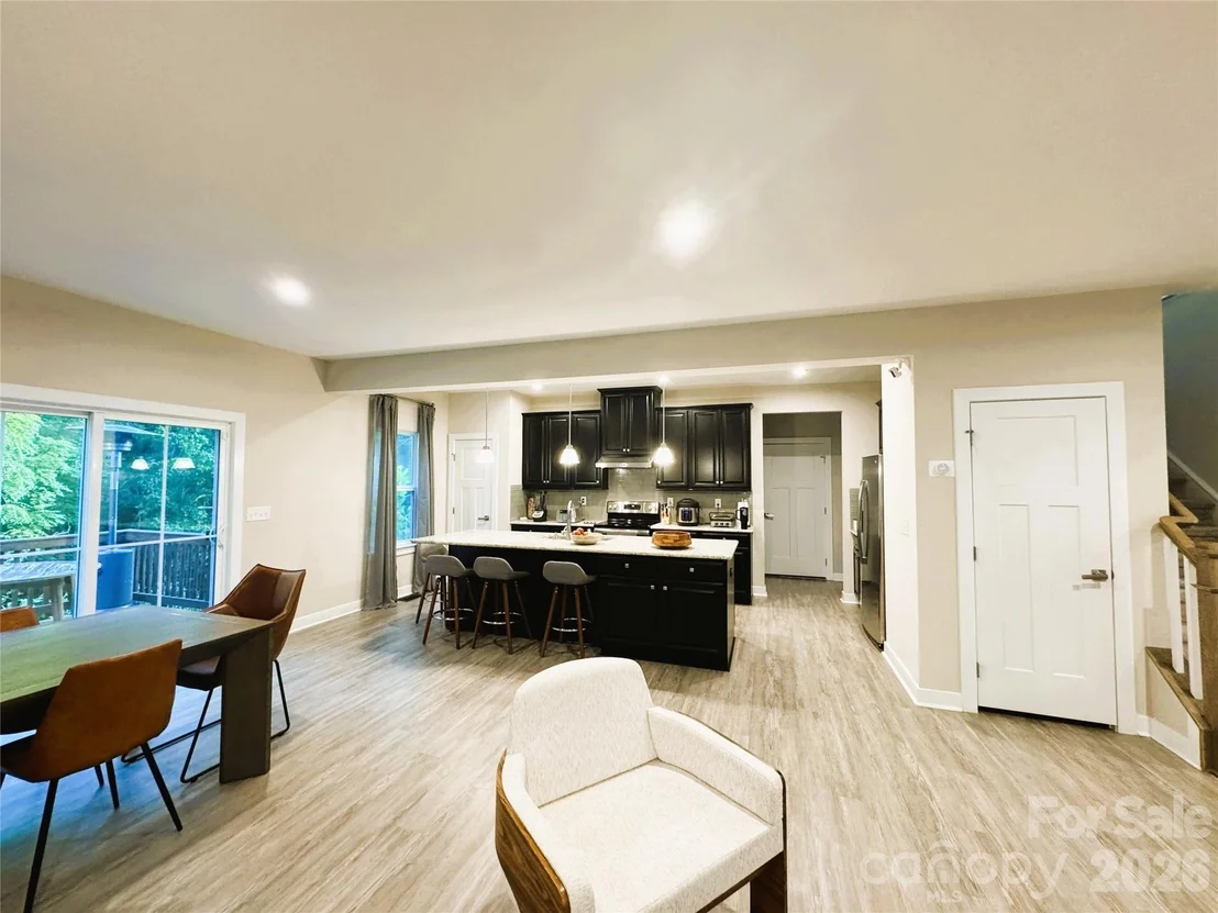 Photo of 7708 W Berkeley Road