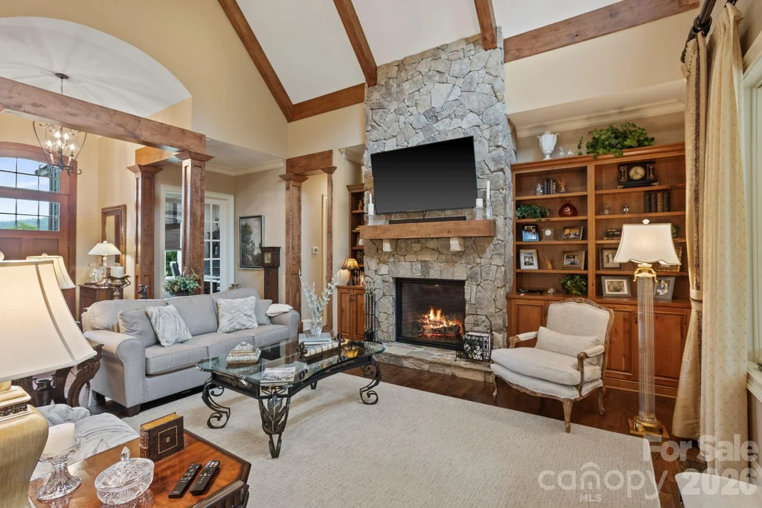 Photo of 390 Shipman Parkway