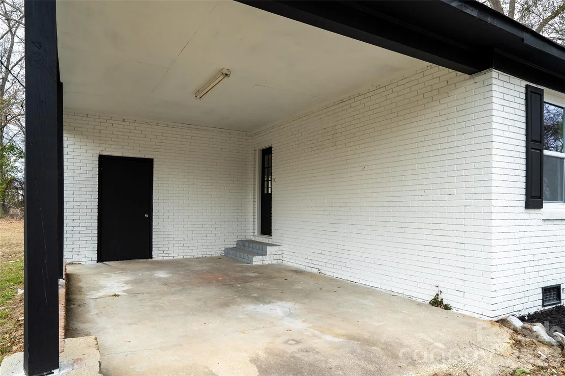 Photo of 3115 Crestview Drive