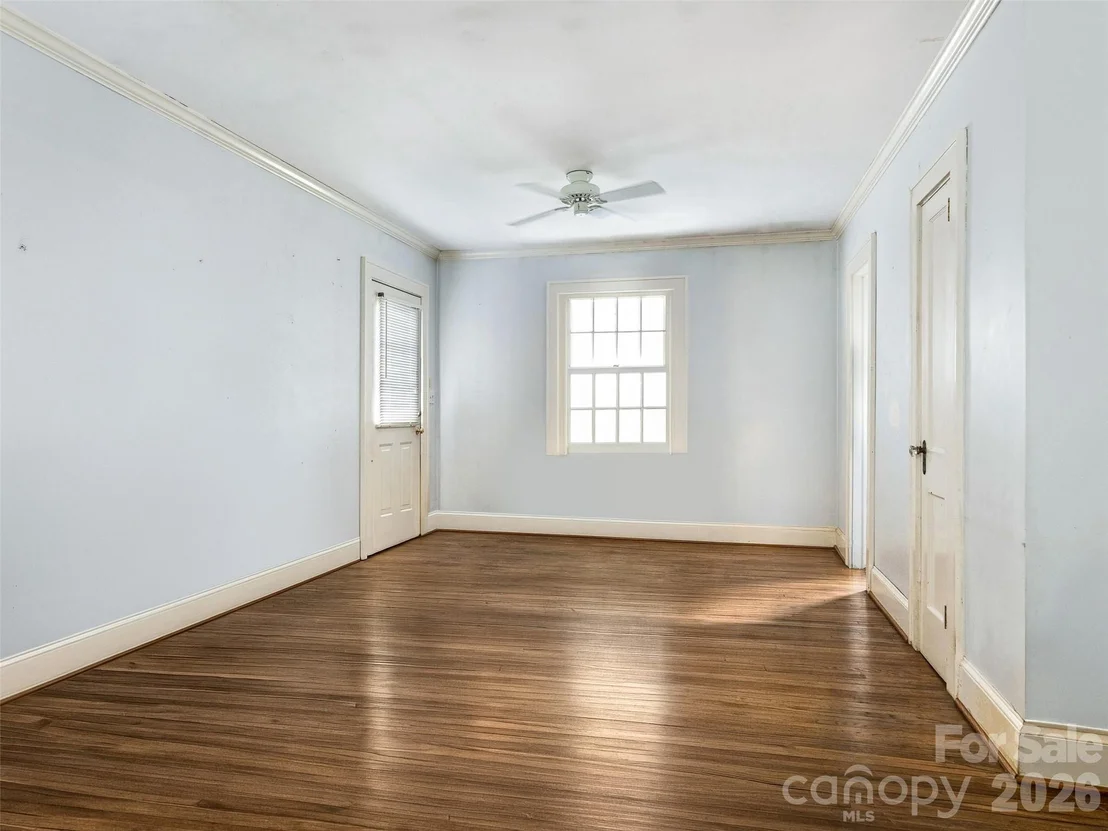 Photo of 646 Marsh Road