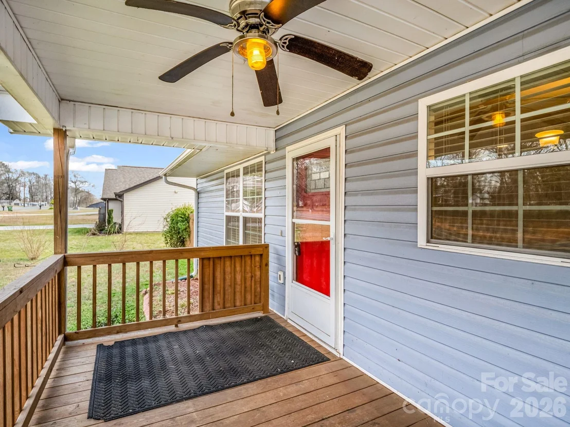 Photo of 655 W Oconee Street