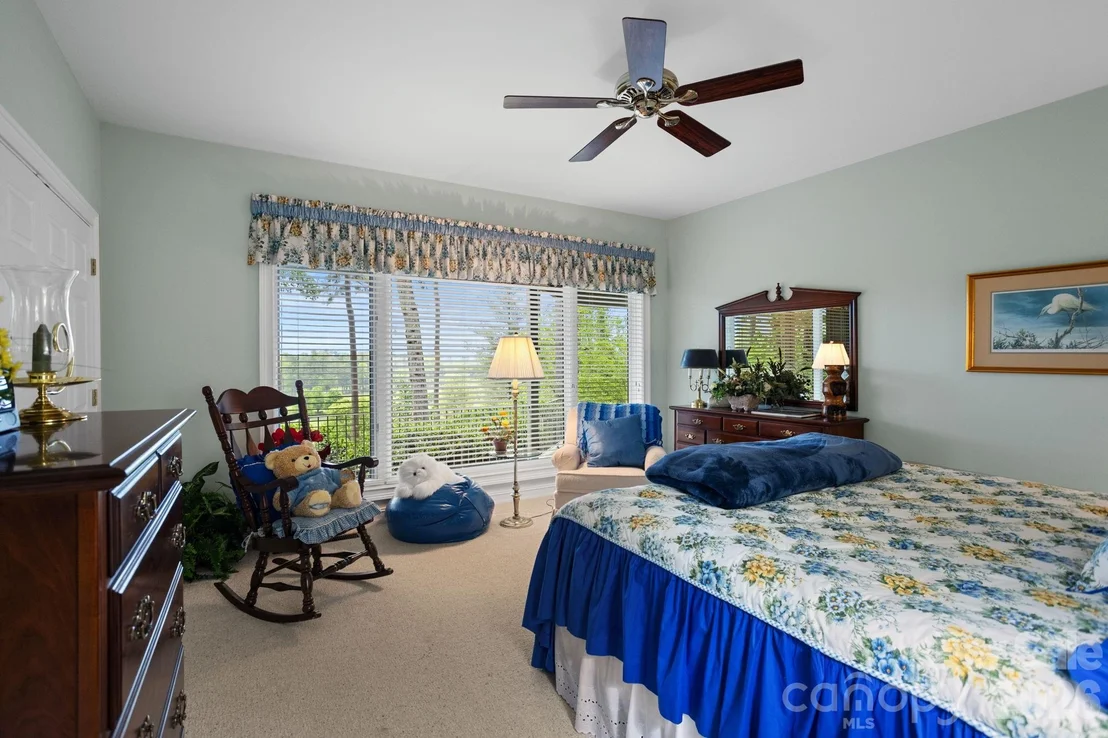 Photo of 209 Pineholt Lane