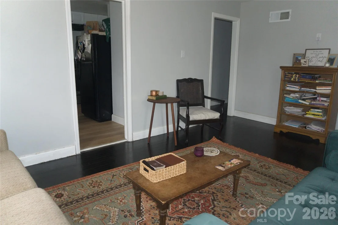 Photo of 2851 Burbank Drive