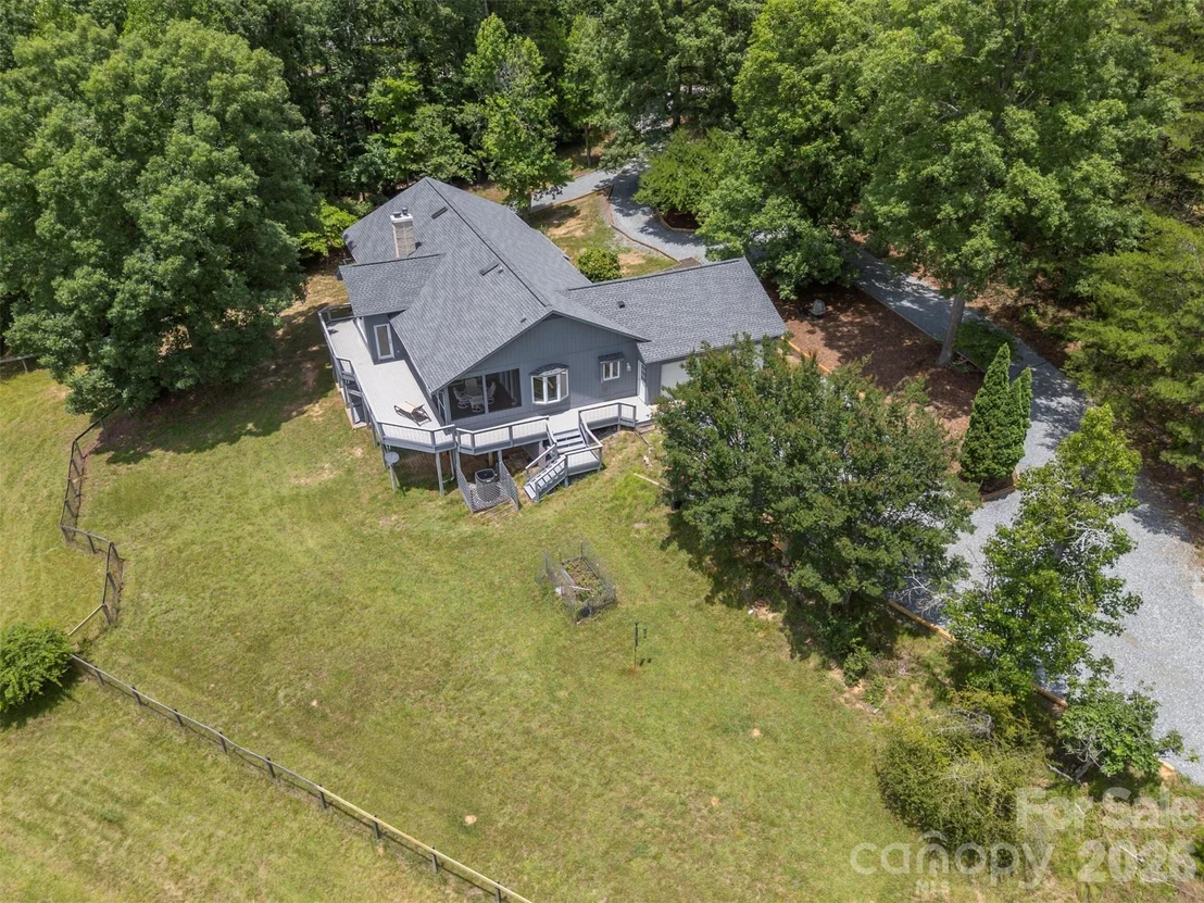 Photo of 441 Lower Ridgeview Road