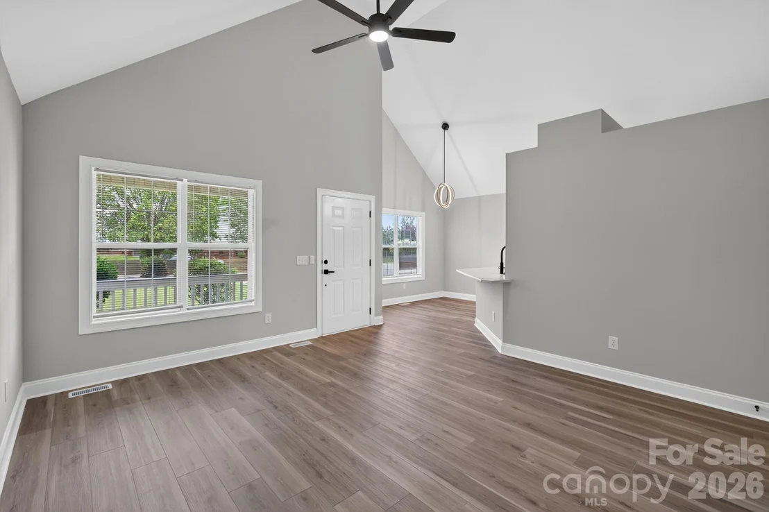 Photo of 1001 Loch Lomond Circle