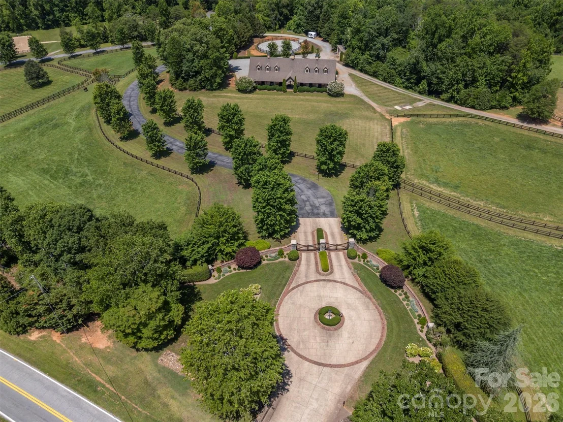 Photo of 398 Mapleton Lane