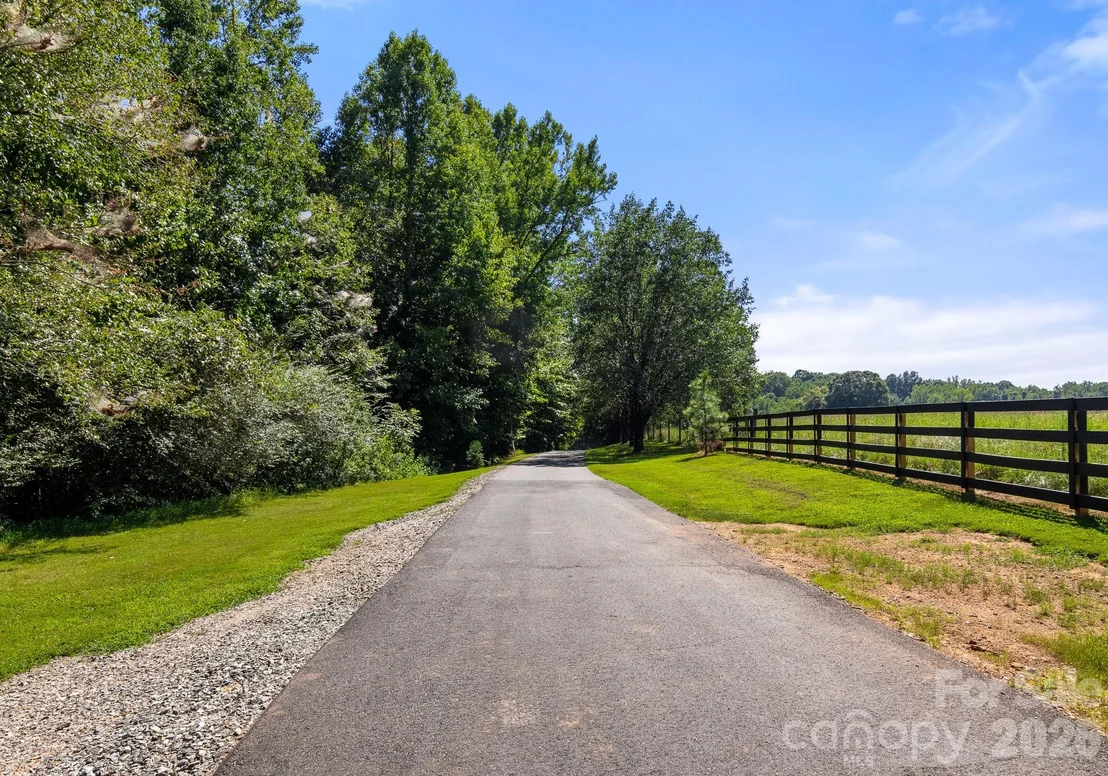 Photo of 613 Perry Road