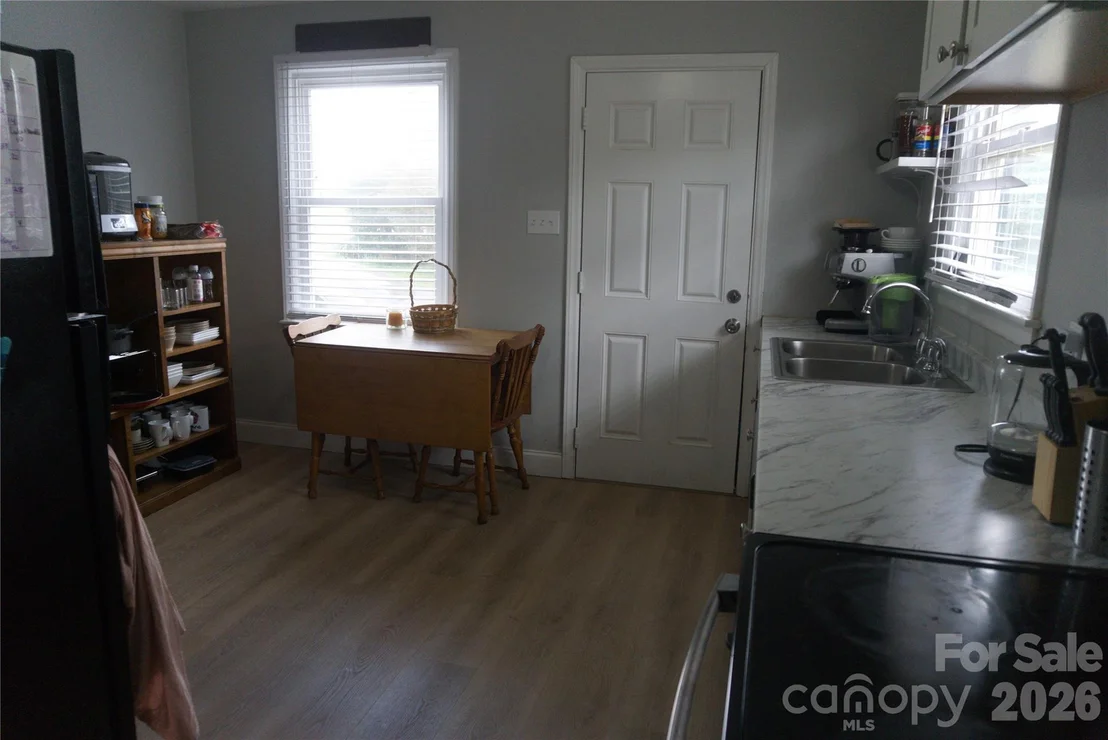 Photo of 2851 Burbank Drive