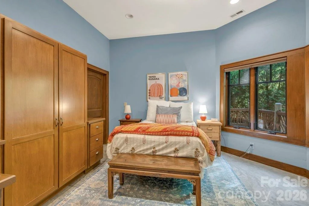 Photo of 355 Oakley Green None