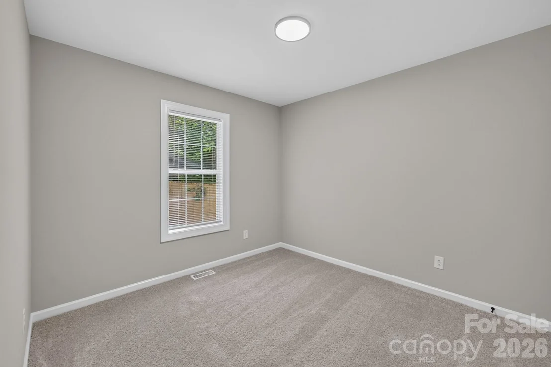 Photo of 1001 Loch Lomond Circle