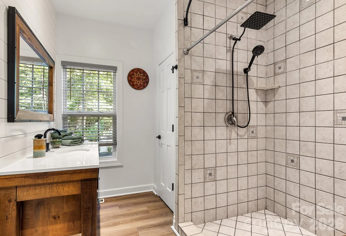 Photo of 613 Perry Road