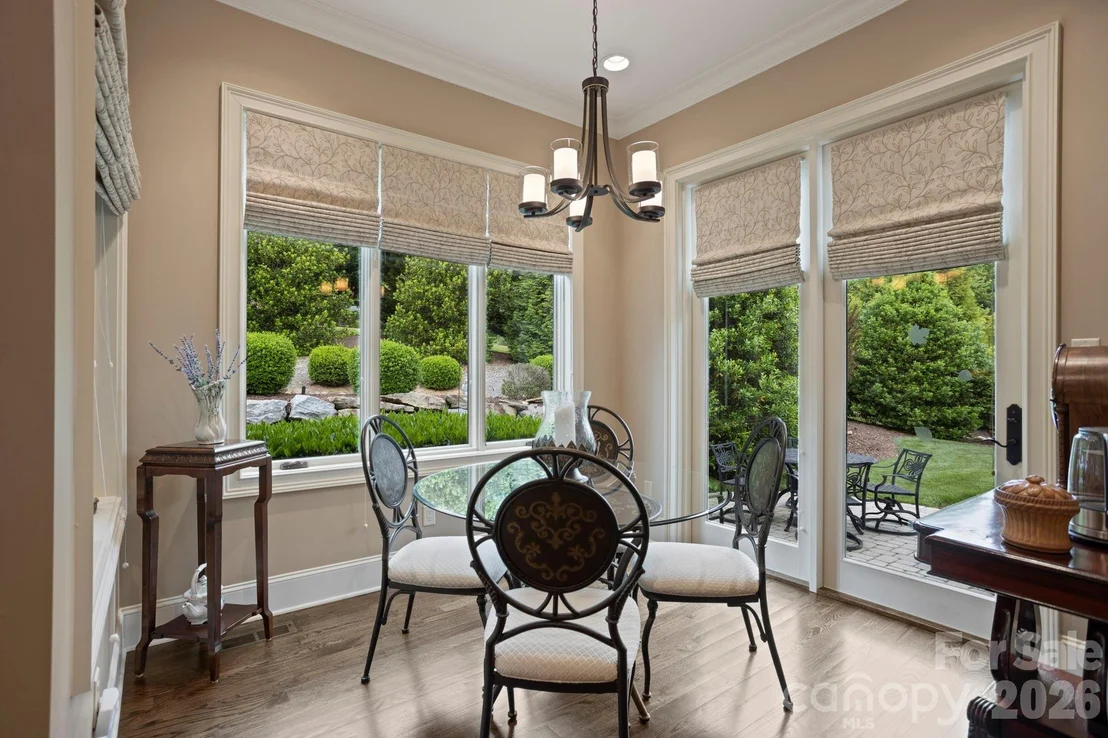 Photo of 390 Shipman Parkway