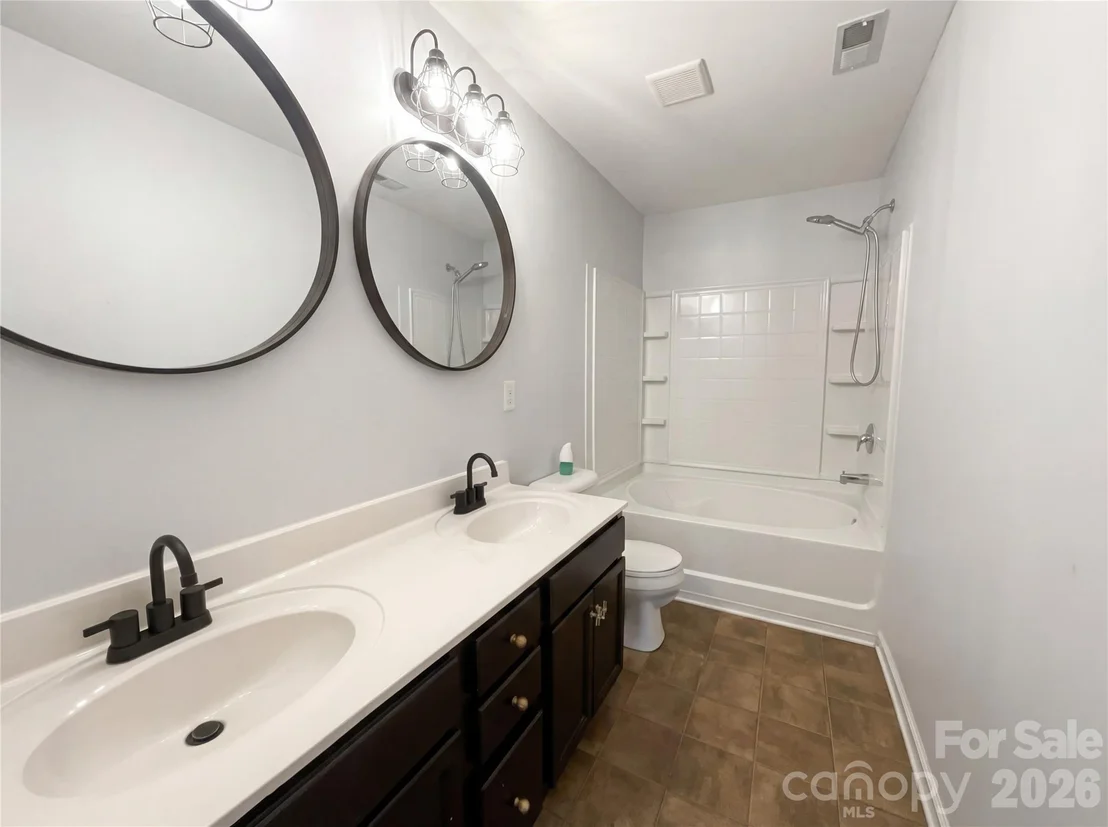 Photo of 1328 Centennial Drive