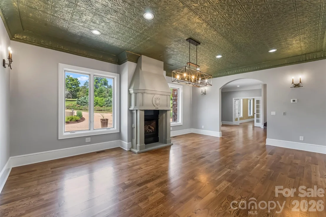 Photo of 1090 Pearidge Road