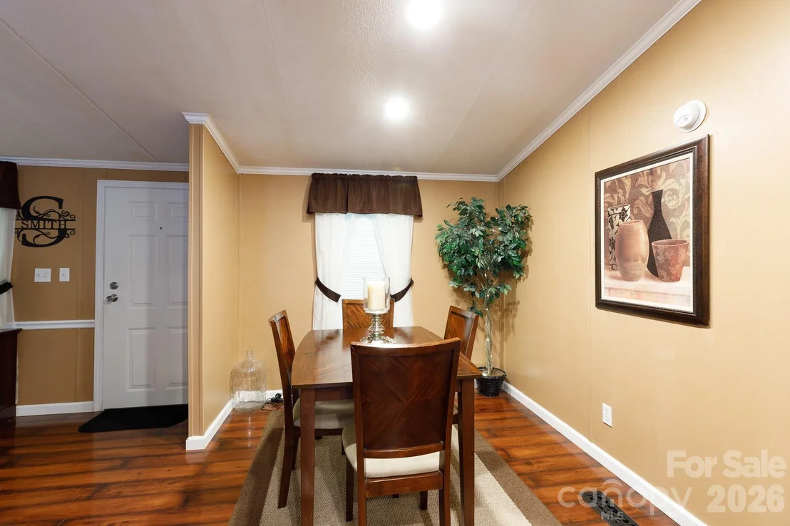 Photo of 652 Sutton Spring Road