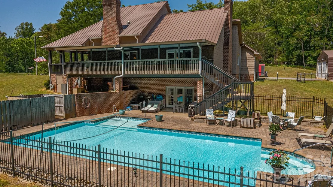 Photo of 105 Winchester Drive