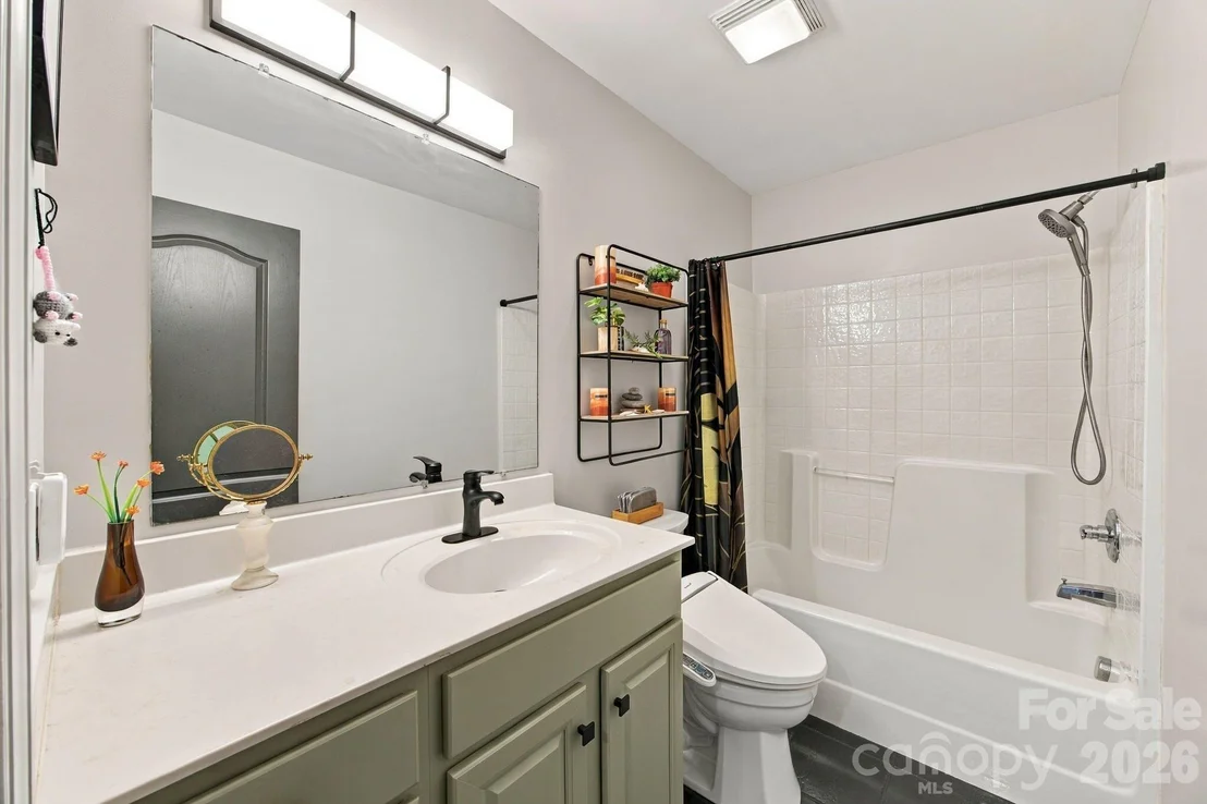 Photo of 1463 Brookstone Drive