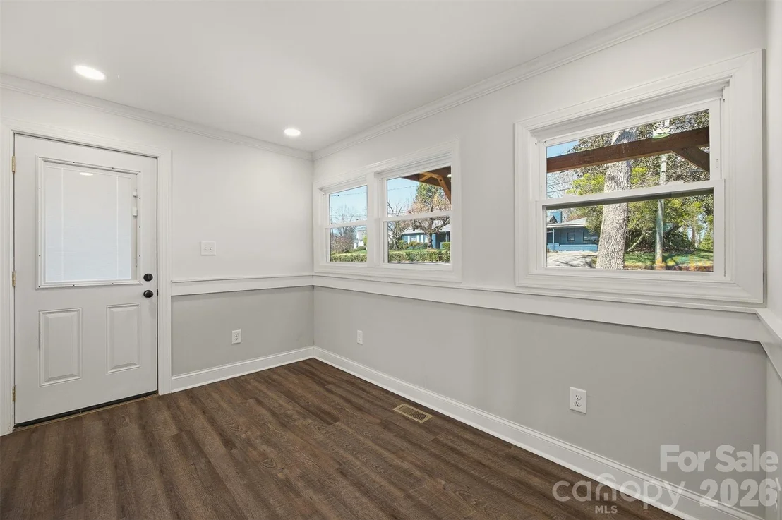 Photo of 223 W Park Drive