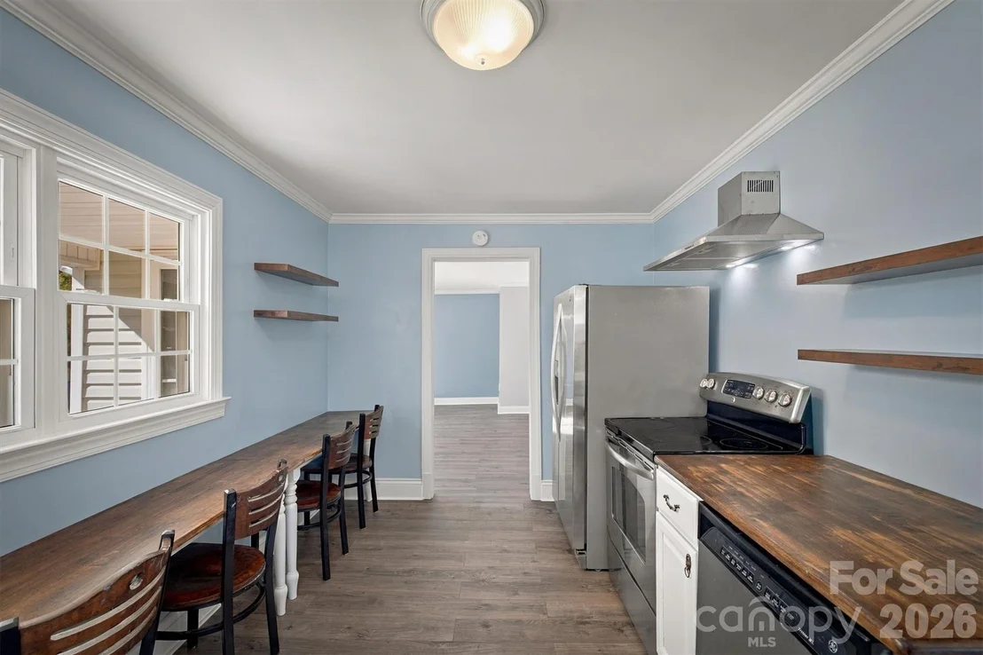 Photo of 2941 Highland Drive