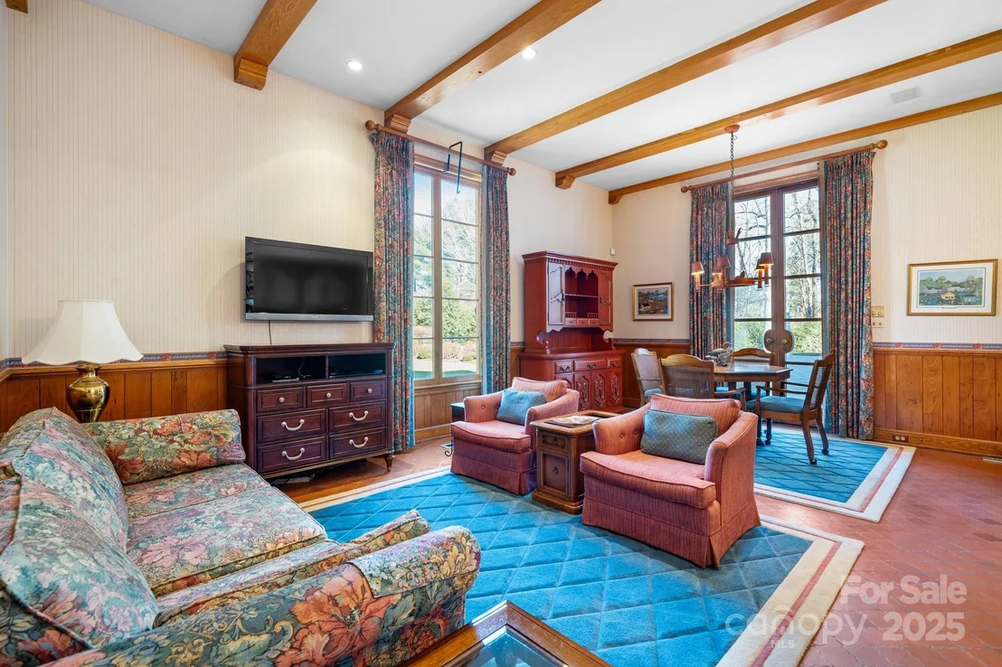 Photo of 135 Claron Place SE