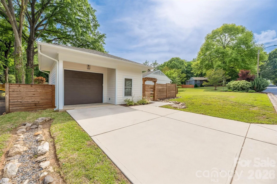 Photo of 4601 General Pershing Drive