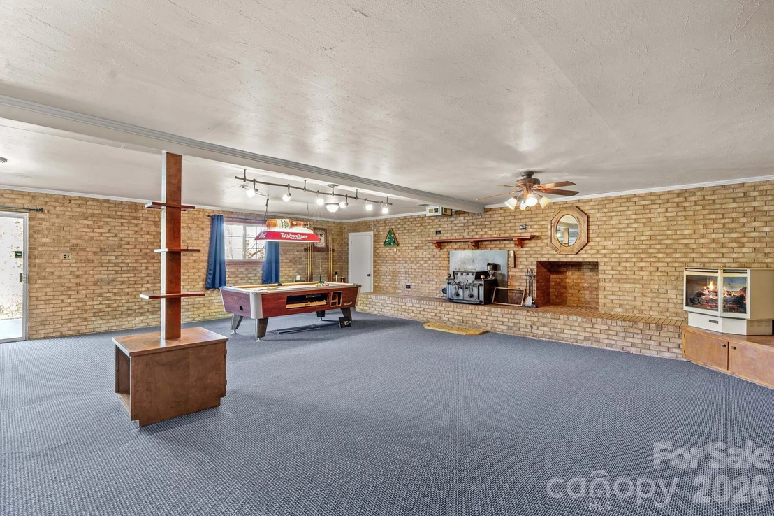 Photo of 5075 Lakeview Drive
