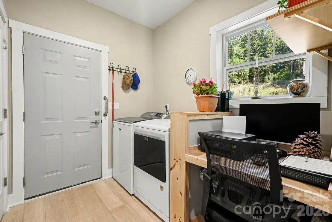 Photo of 1241 Hayes Road