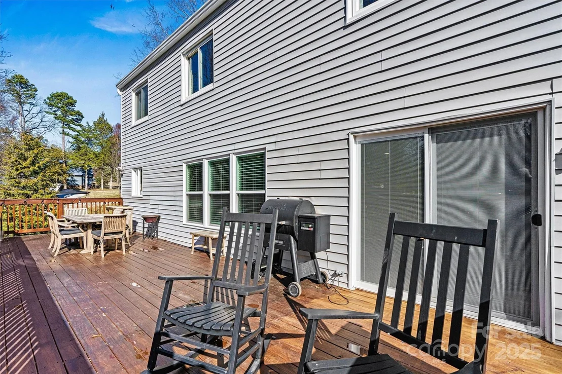 Photo of 3995 Burton Lane