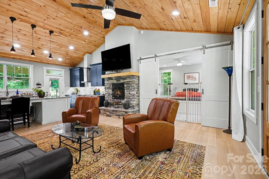 Photo of 1241 Hayes Road