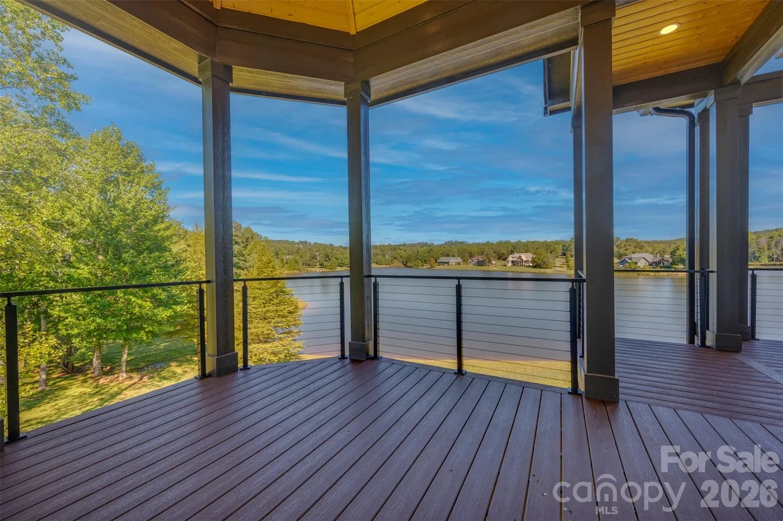 Photo of 438 Mapleton Lane