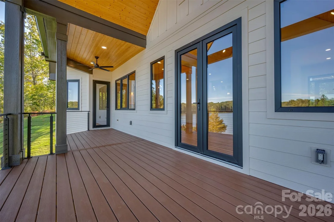 Photo of 438 Mapleton Lane