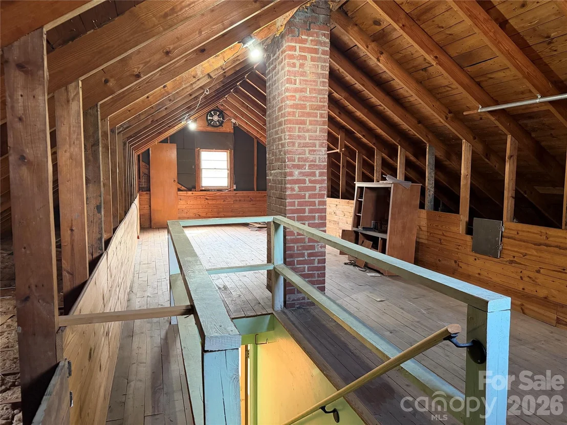 Photo of 1631 Maple Avenue