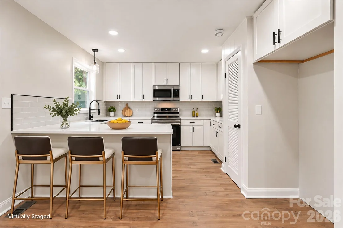 Photo of 1902 19th Avenue NE