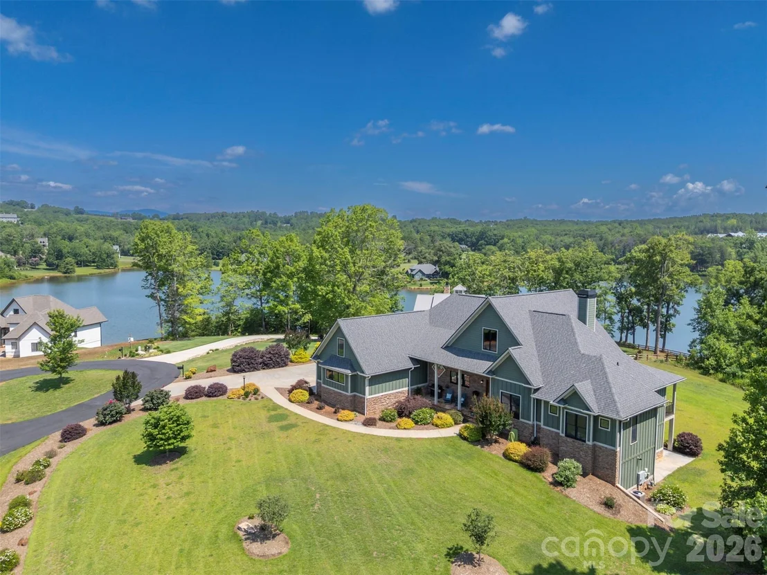 Photo of 398 Mapleton Lane