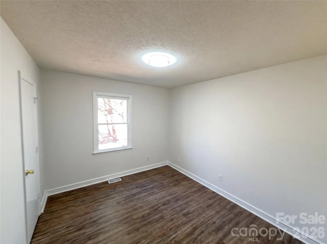 Photo of 16138 Substation Road